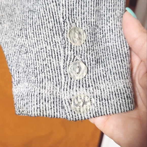 GAP Mock Neck Boxy Striped Pullover With Button Sleeve Detail S - Picture 3 of 9